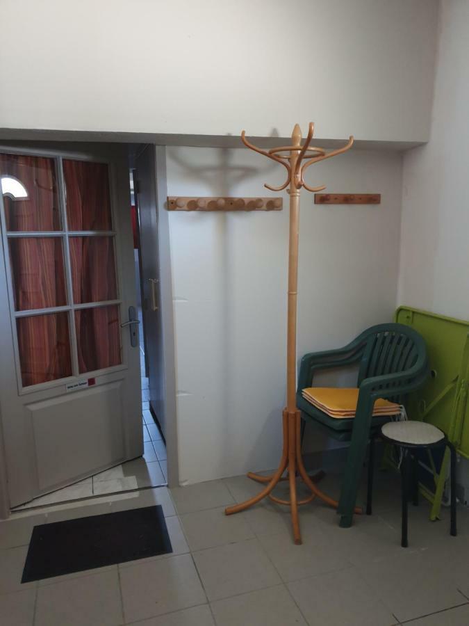 T1 Dans Maison Au Calme Réalmont Esterno foto