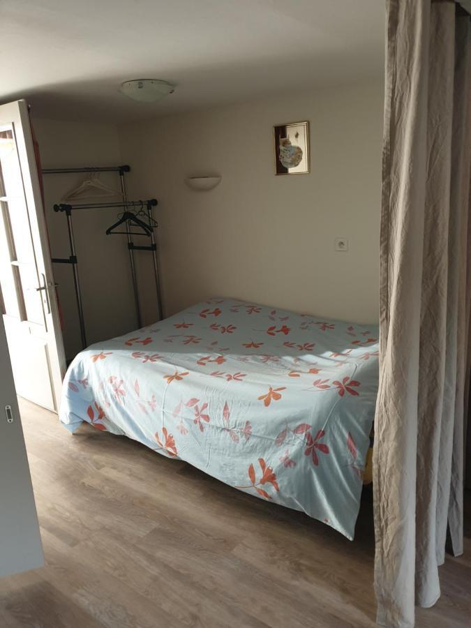 T1 Dans Maison Au Calme Réalmont Esterno foto